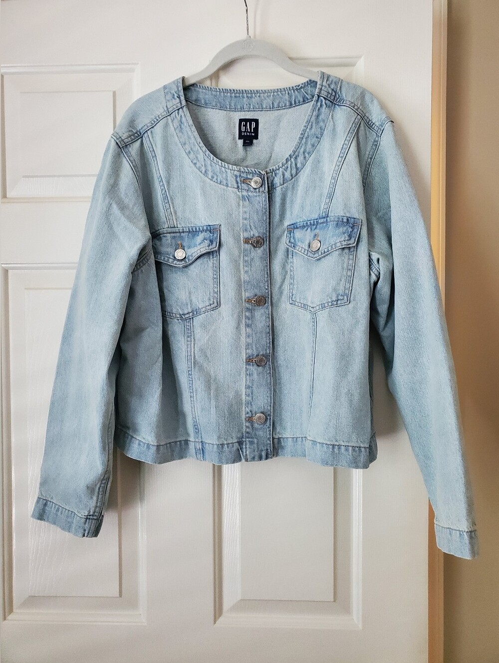 GAP Women’s Light Blue Round-Neck Denim Jacket